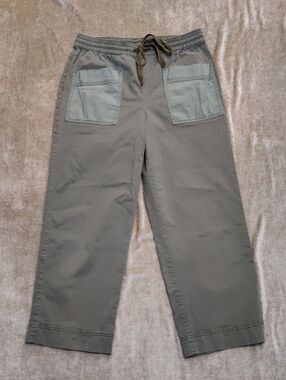 Tory Burch Utility Crop Pants in Olive Green with Front Contrasting Pockets
